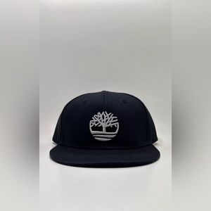 Timberland Flat Brim Embroidered Black/White Snapback Hat TB0A1E45 (Sample)